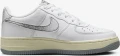 Кроссовки подростковые Nike AIR FORCE 1 LV8 3 (GS) бело-серые DX1657-100