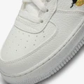 Кросівки підліткові Nike AIR FORCE 1 LV8 NN (GS) білі DQ7690-100