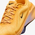 Кросівки для тренувань жіночі Nike W VERSAIR оранжеві DZ3547-705