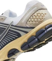 Кросівки Nike ZOOM VOMERO 5 'SINCE 1972' біло-бежево-темно-сині HF4259-100