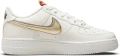 Кросівки підліткові Nike AIR FORCE 1 LV8 (GS) біло-золоті DH9595-001