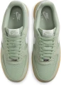 Кроссовки Nike AIR FORCE 1 07 LV8 светло-зеленые FQ8714-300