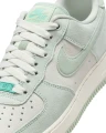 Кросівки жіночі Nike AIR FORCE 1 '07 SE м'ятно-бежеві HQ1497-099