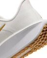 Кросівки бігові жіночі Nike QUEST 6 кремово-золоті FD6034-003