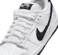 Кроссовки Nike SB DUNK LOW PRO бело-черные HF3704-100