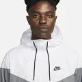 Вітровка Nike SPORTSWEAR WINDRUNNER JACKET сіро-біла 727324-084
