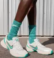 Кроссовки женские Nike V2K RUN бело-бирюзовые FD0736-105