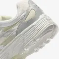 Кросівки жіночі Nike P-6000 бежево-срібні IB3485-001