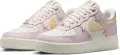 Кросівки жіночі Nike AIR FORCE 1 '07 LX світло-рожево-біло-золоті IB2574-600