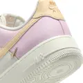 Кросівки жіночі Nike AIR FORCE 1 '07 LX світло-рожево-біло-золоті IB2574-600