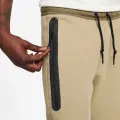 Спортивный костюм Nike SPORTSWEAR TECH FLEECE бежево-оливковый FB7921-276__FB8002-276
