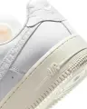 Кроссовки женские Nike AIR FORCE 1 LOW PREMIUM белые DN5463-100