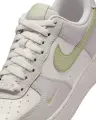 Кроссовки женские Nike AIR FORCE 1 '07 кремово-лаймовые IB3881-001