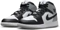 Кроссовки подростковые Nike AIR JORDAN 1 MID (GS) бело-черно-серые DQ8423-101