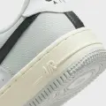 Кросівки підліткові Nike AIR FORCE 1 LV8 2 (GS) світло-сіро-білі DZ2660-001