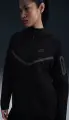 Спортивный костюм женский Nike SPORTSWEAR TECH FLEECE WINDRUNNER черный HV6747-010__HV6779-010