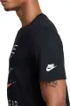 Футболка Nike SPORTSWEAR TRIPLE SWOOSH черная HQ8094-010
