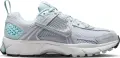 Кроссовки подростковые Nike VOMERO 5 (GS) голубо-бело-серые HQ3255-043