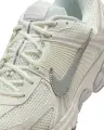 Кросівки Nike ZOOM VOMERO 5 світло-сірі FB9149-103