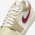 Кросівки жіночі Nike AIR JORDAN 1 LOW бежево-біло-бордові HV6530-100