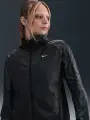 Вітровка для бігу жіноча Nike TEMPO FLASH REPEL чорна HV2985-010