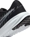 Кросівки бігові жіночі Nike RUN DEFY чорно-білі HM9593-002