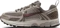 Кросівки підліткові Nike VOMERO 5 (GS) коричневі HF6998-200