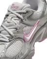 Кроссовки женские Nike V5 RNR серо-розовые HQ7901-009