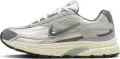 Кросівки бігові Nike INITIATOR бежево-сірі HQ1179-001