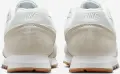 Кросівки жіночі Nike MD RUNNER 2 бежево-білі 749869-019