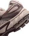 Кроссовки женские Nike V5 RNR SE светло-розово-коричневые IO0464-600