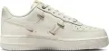 Кросівки жіночі Nike AIR FORCE 1 '07 LX молочні FV3654-111