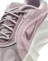 Кросівки жіночі Nike AURA EDGE бузково-білі HQ7025-001