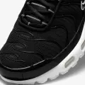 Кросівки жіночі Nike AIR MAX PLUS чорно-білі DM2362-001