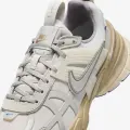 Кроссовки женские Nike V2K RUN GORE-TEX WATERPROOF светло-серо-бежевые FZ2622-002