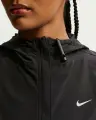 Вітровка для бігу жіноча Nike SWIFT REPEL PACKABLE чорна HQ0650-010