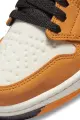 Кросівки Nike AIR JORDAN 1 ELEMENT GORE-TEX оранжево-біло-чорні DB2889-700