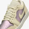 Кроссовки женские Nike AIR JORDAN 1 LOW SE бежево-фиолетовые IH4110-104