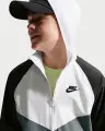 Вітровка підліткова Nike SPORTSWEAR WINDRUNNER біло-сіро-чорна IF2821-100