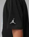 Футболка подростковая Nike AIR JORDAN PLANE WINDOW черная 95F903-023