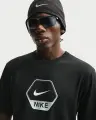 Футболка Nike SPORTSWEAR чорна IQ0471-011