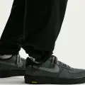 Спортивные штаны Nike CLUB FLEECE OPEN-HEM CARGO черные IO3711-010