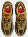 Кросівки Nike ZOOM VOMERO 5 PREMIUM оливково-чорно-червоні IH1344-300