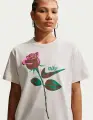 Футболка спортивная женская Nike SPORTSWEAR CLASSIC молочная IR7826-072