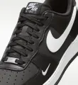 Кроссовки Nike AIR FORCE 1 07 TECH ESS черно-белые IR5599-001