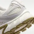Кросівки жіночі Nike V5 RNR біло-бежево-срібні HQ7901-115