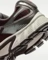 Кросівки жіночі Nike V5 RNR бордово-бежеві HQ7901-602