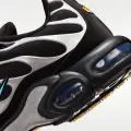 Кроссовки Nike AIR MAX PLUS PREMIUM SCORPION черно-серебристые IM9624-001