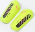 Щитки футбольні Puma ULTRA LIGHT SLEEVE лаймово-чорні 030989-02