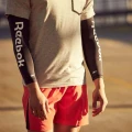 Нарукавники Reebok ACTIVCHILL ARM SLEEVES 2 шт. черные S RASL-13023BK